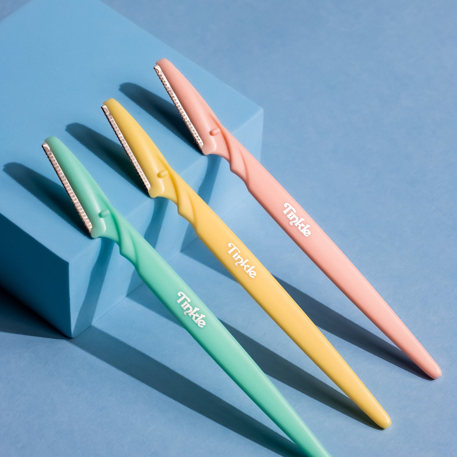 Tinkle eyebrow razor